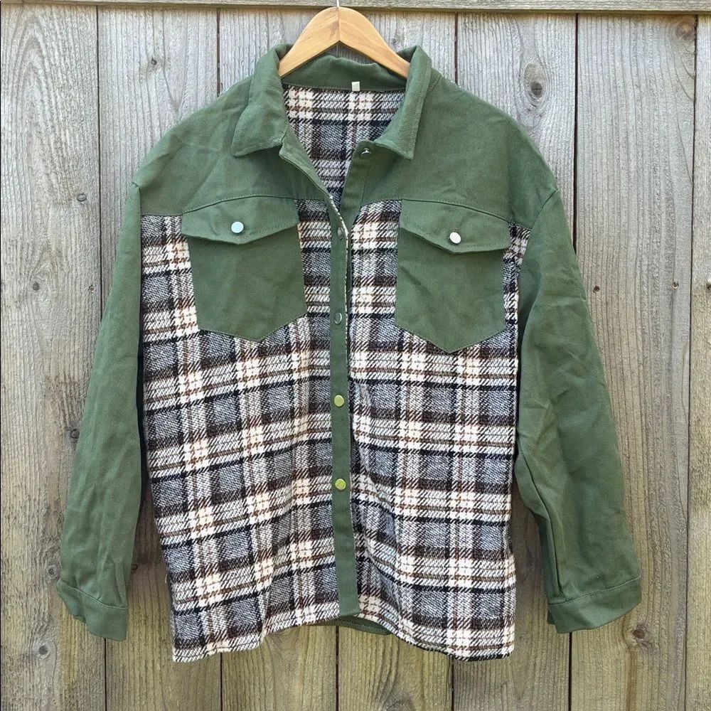 Women’s Plaid Button up Shacket Jacket - Picture 2 of 15
